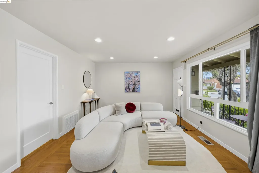 2115 Cleveland Street San Leandro CA 94577