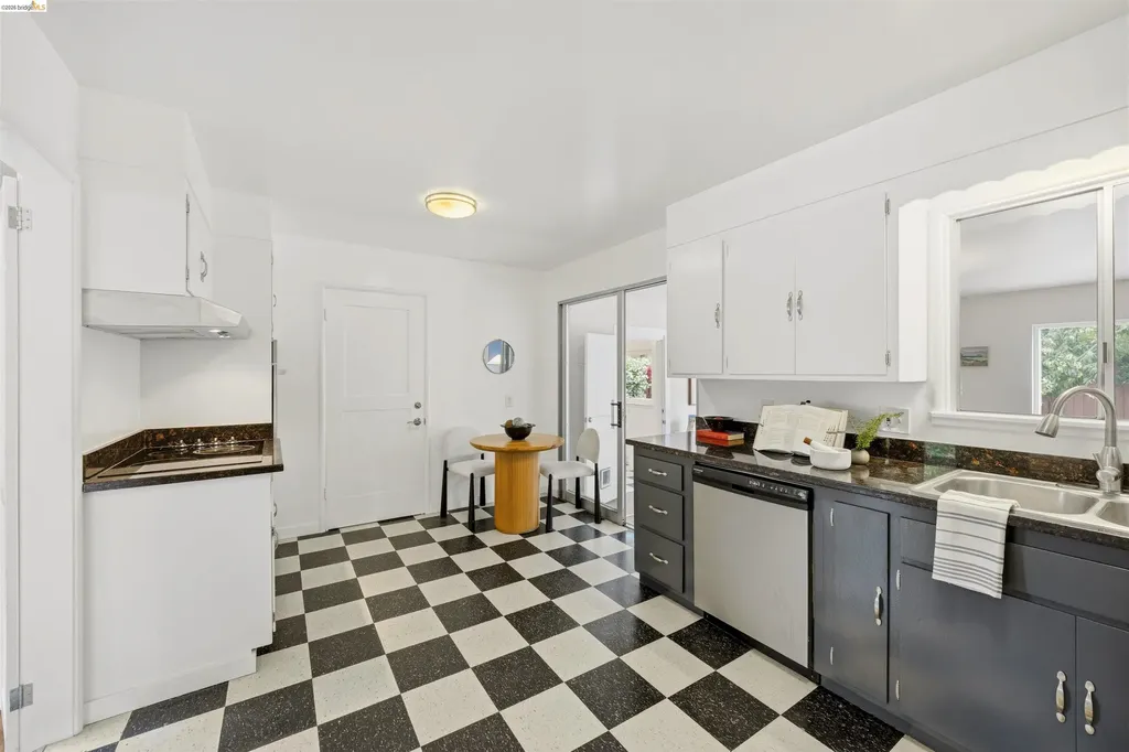 2115 Cleveland Street San Leandro CA 94577