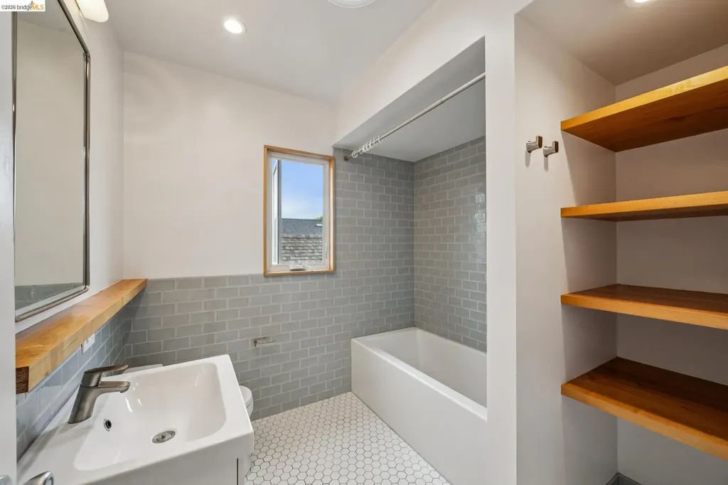 2140 Woolsey Street Berkeley CA 94705