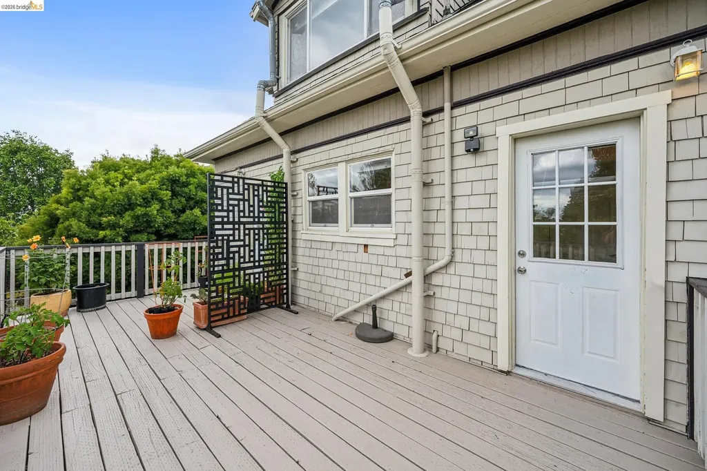 2140 Woolsey Street Berkeley CA 94705