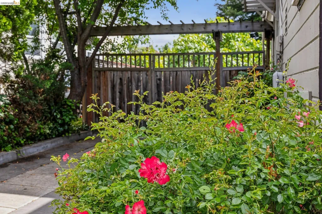 2140 Woolsey Street Berkeley CA 94705