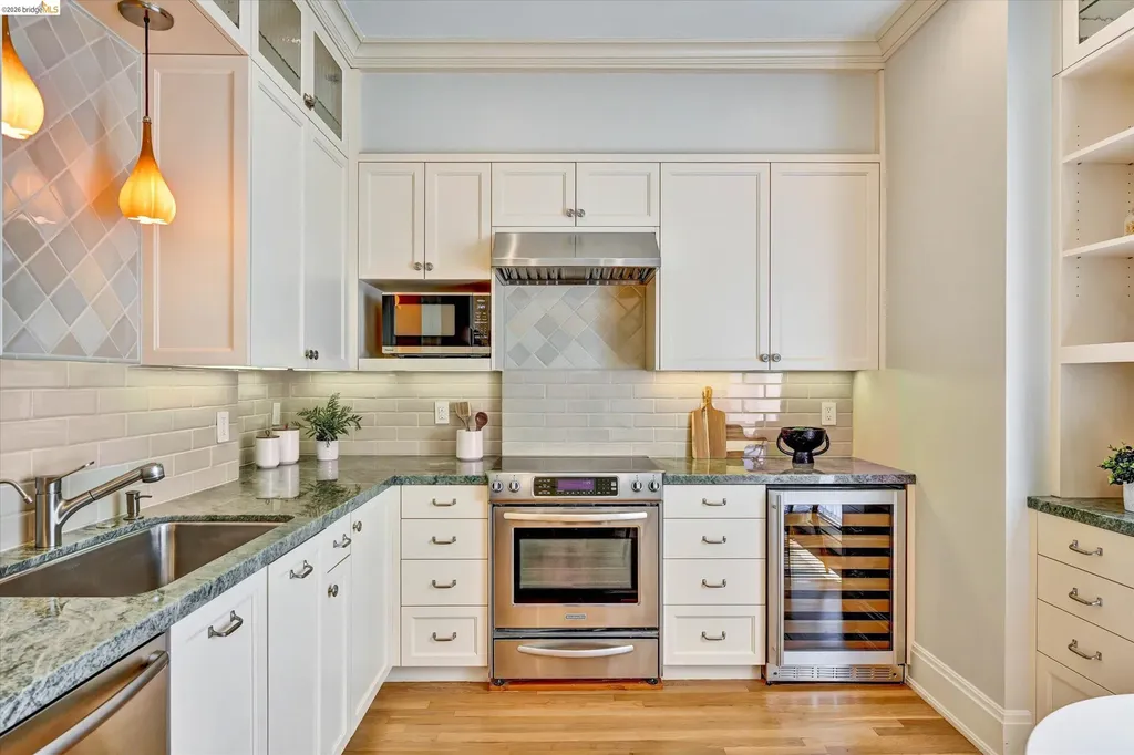 200 Lakeside Drive Oakland CA 94612