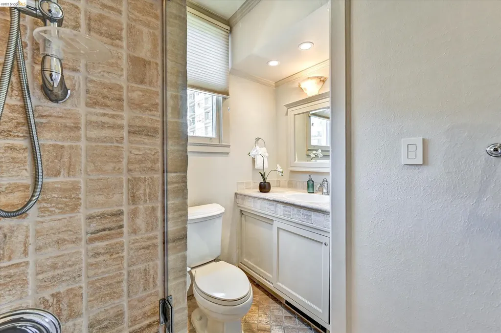 200 Lakeside Drive Oakland CA 94612