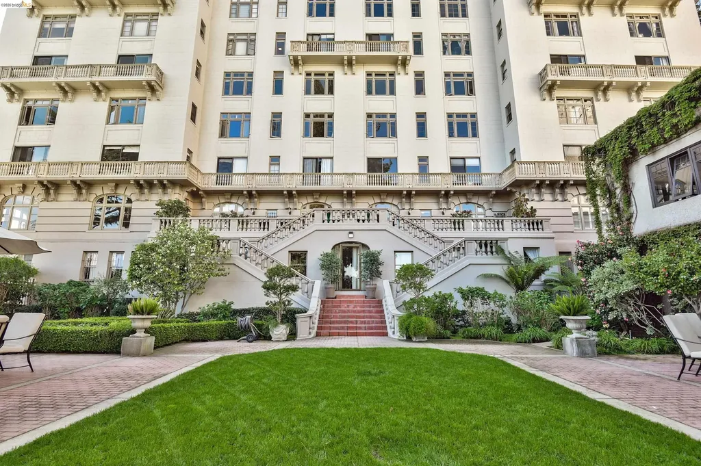 200 Lakeside Drive Oakland CA 94612