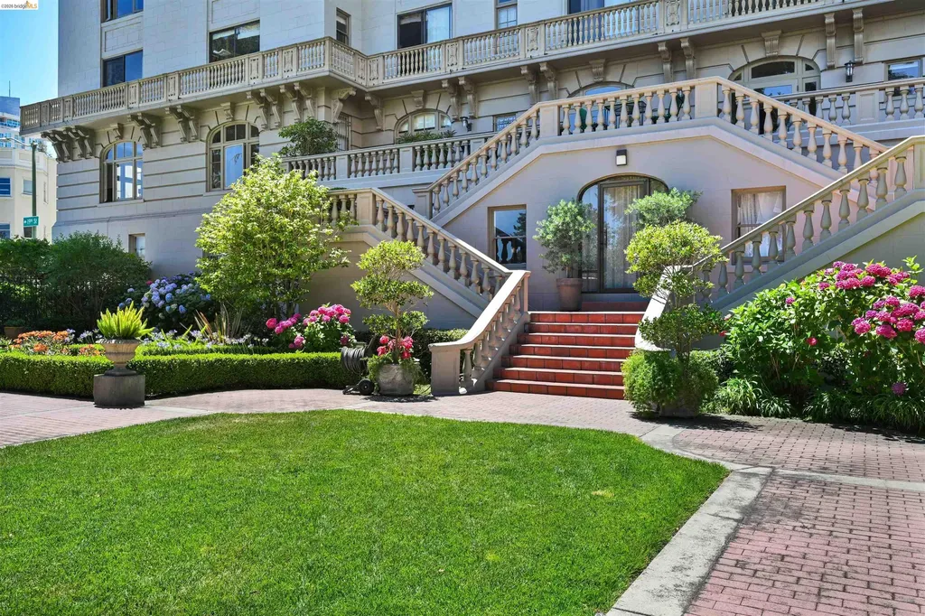 200 Lakeside Drive Oakland CA 94612