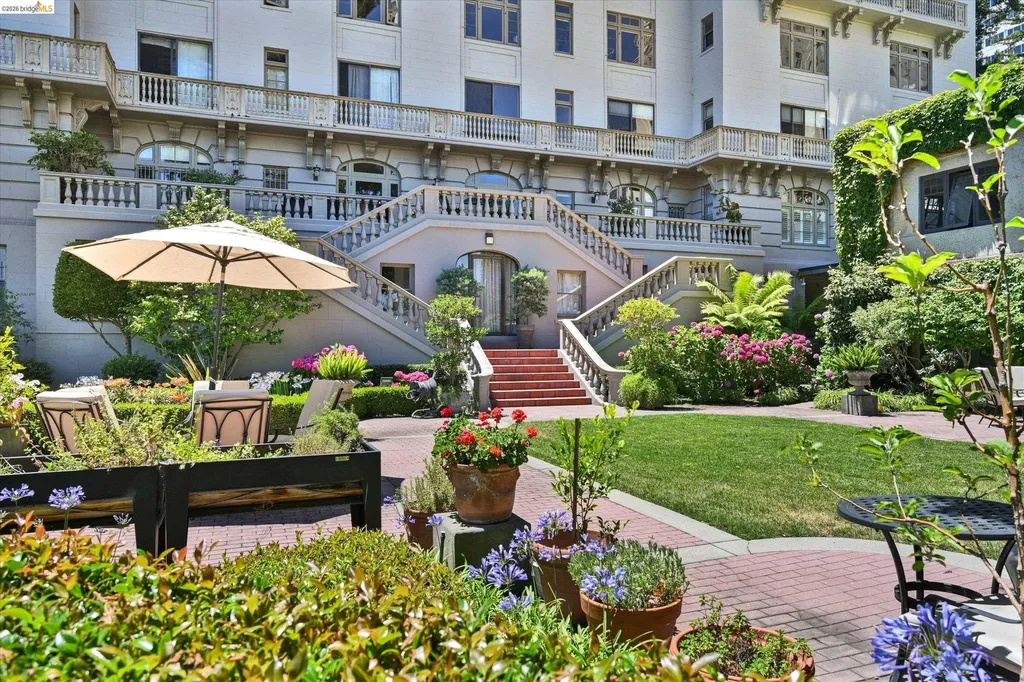 200 Lakeside Drive Oakland CA 94612