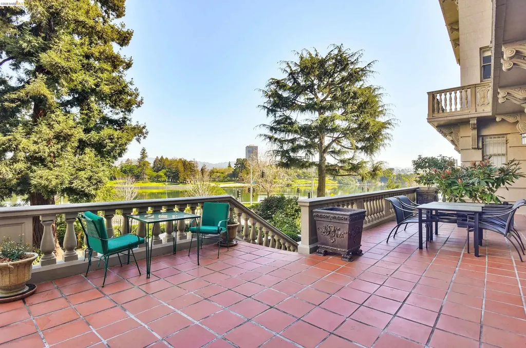 200 Lakeside Drive Oakland CA 94612