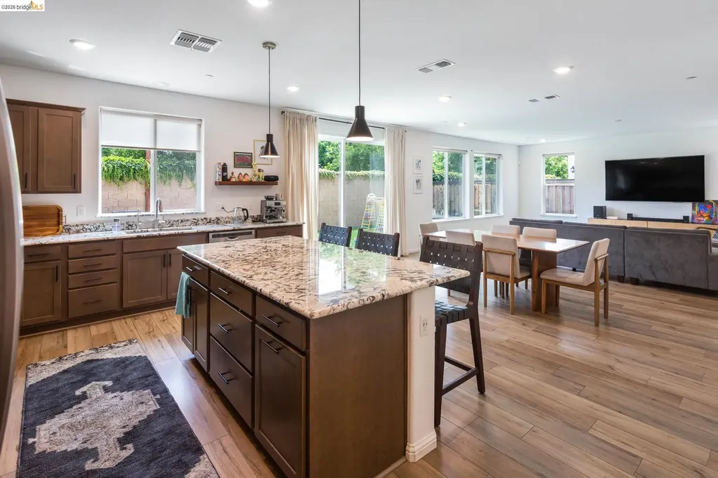204 Wooley Creek Way Brentwood CA 94513