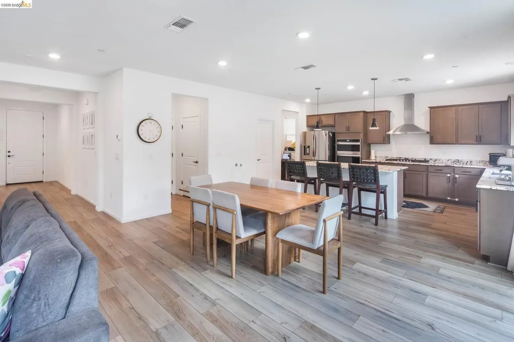 204 Wooley Creek Way Brentwood CA 94513