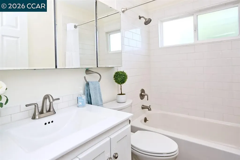 2180 Geary Road Pleasant Hill CA 94523