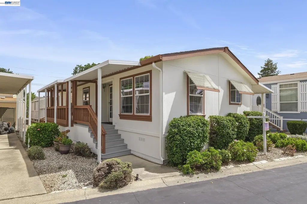 3263 Vineyard Ave., #187 Pleasanton CA 94566