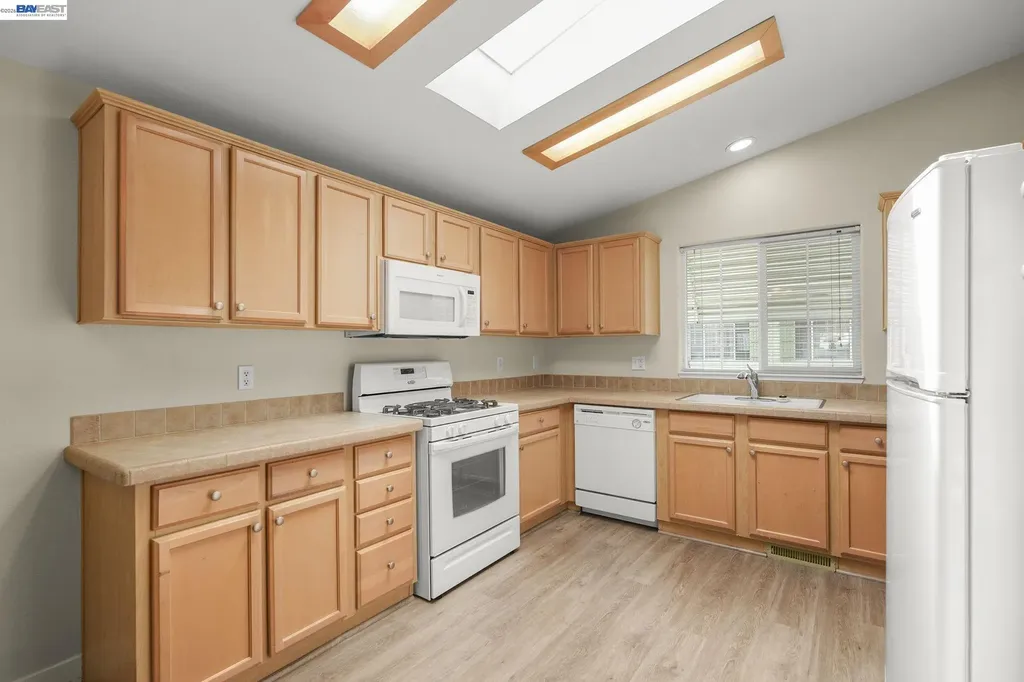 3263 Vineyard Ave., #187 Pleasanton CA 94566