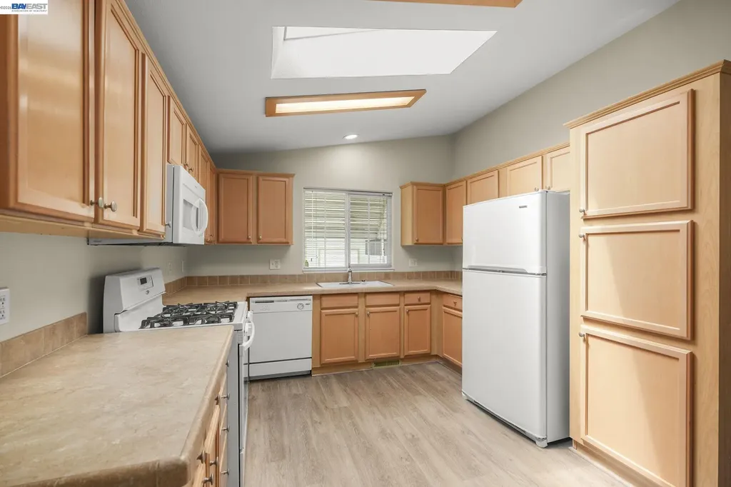 3263 Vineyard Ave., #187 Pleasanton CA 94566