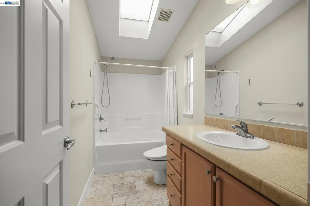 3263 Vineyard Ave., #187 Pleasanton CA 94566