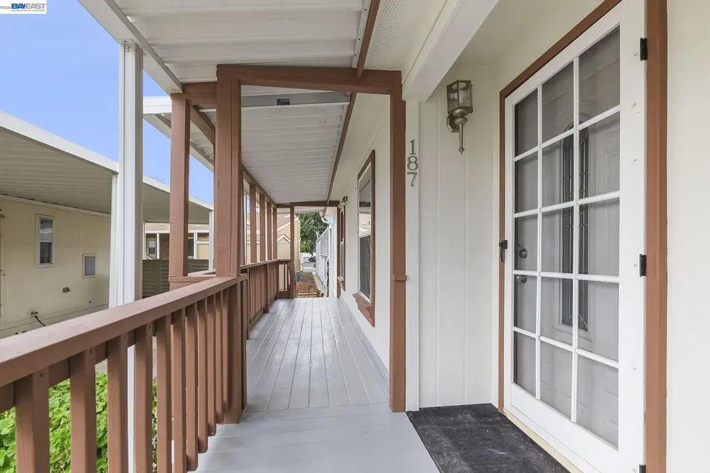 3263 Vineyard Ave., #187 Pleasanton CA 94566