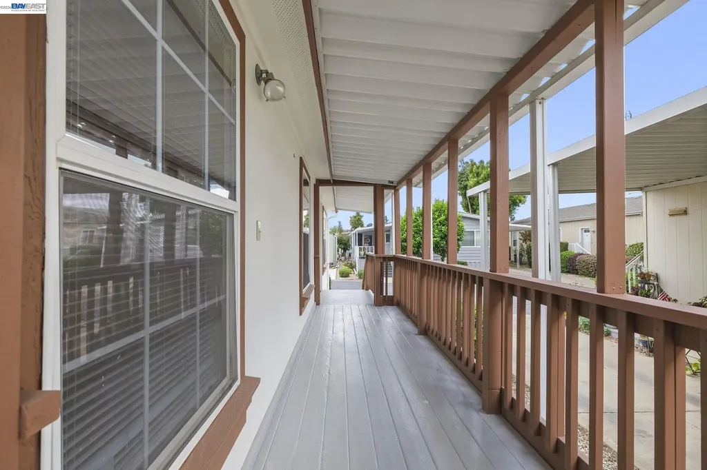 3263 Vineyard Ave., #187 Pleasanton CA 94566