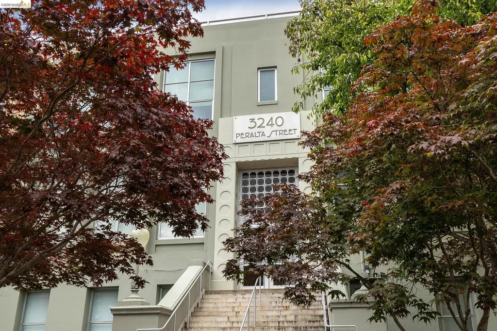 3240 Peralta Oakland CA 94608