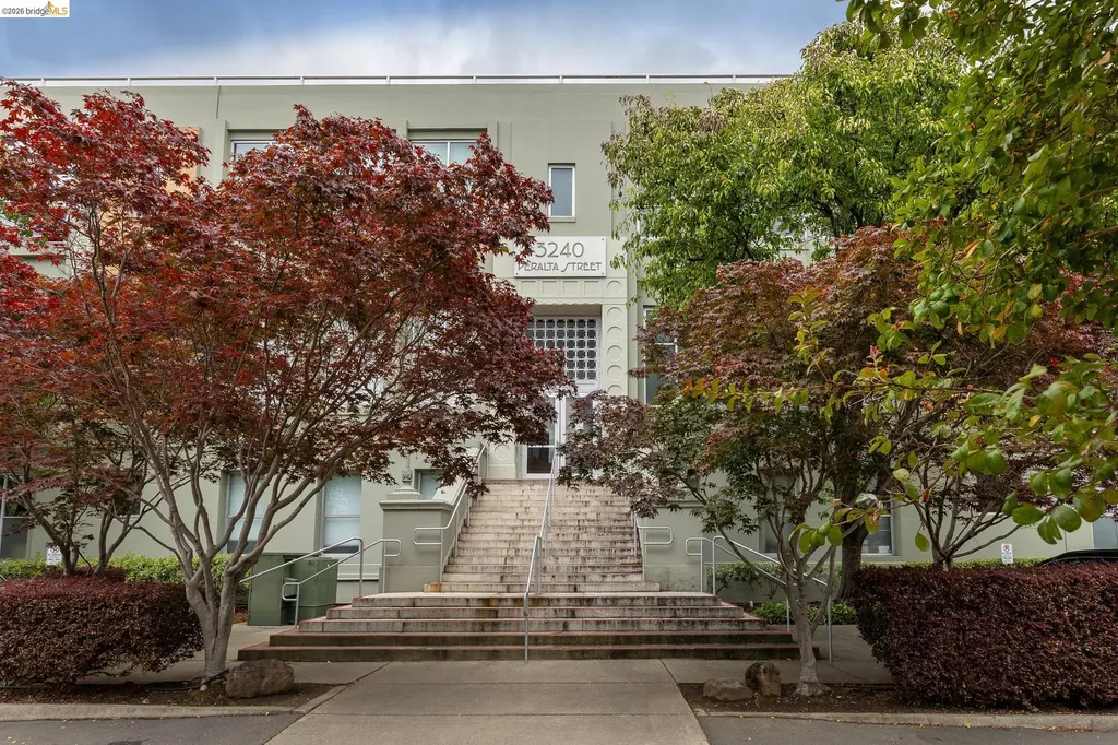 3240 Peralta Oakland CA 94608