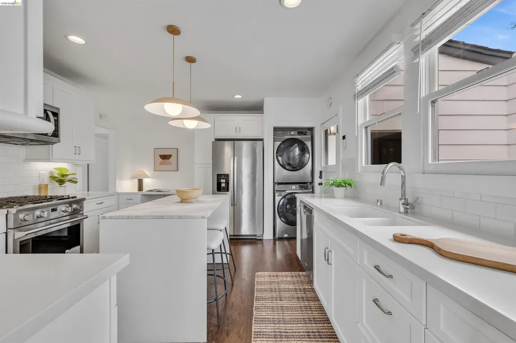 4638 Reinhardt Drive Oakland CA 94619
