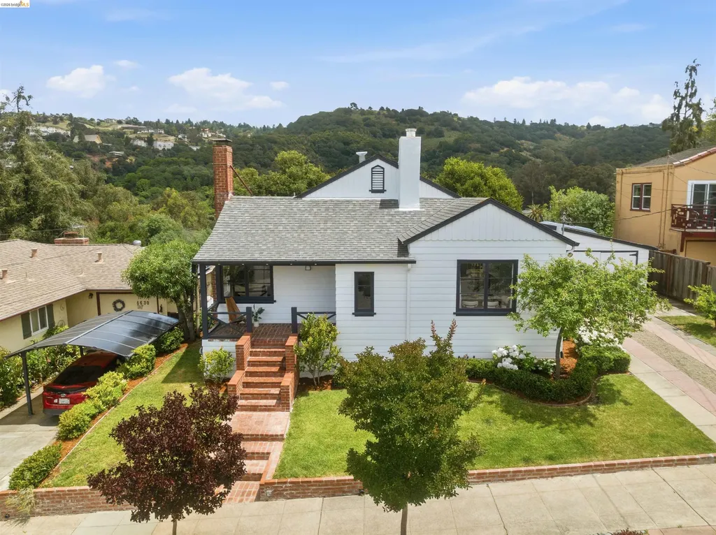 4638 Reinhardt Drive Oakland CA 94619