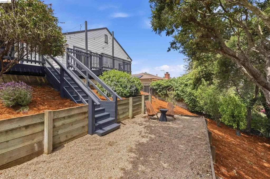 4638 Reinhardt Drive Oakland CA 94619
