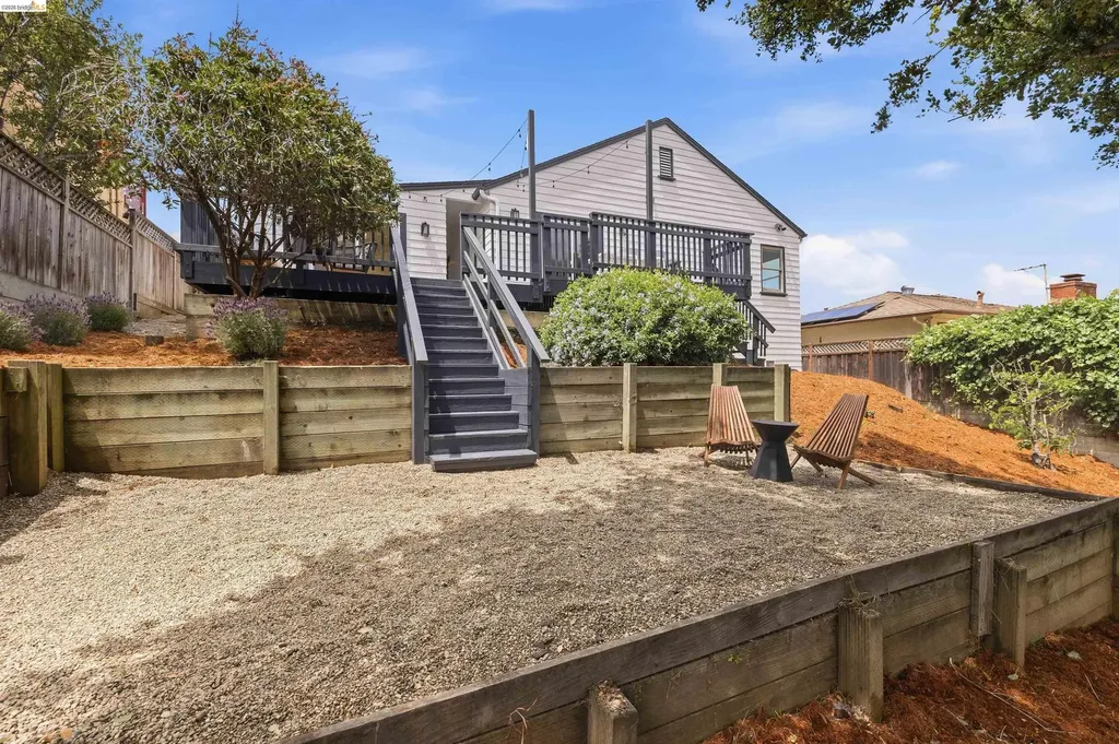 4638 Reinhardt Drive Oakland CA 94619