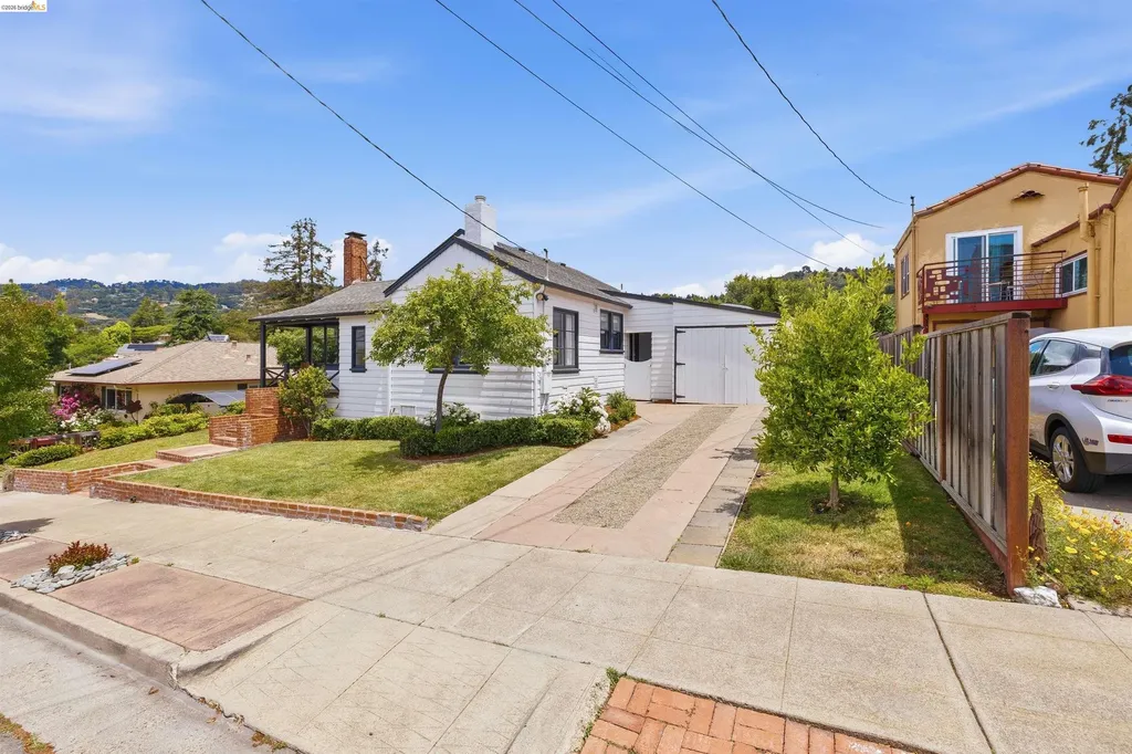 4638 Reinhardt Drive Oakland CA 94619