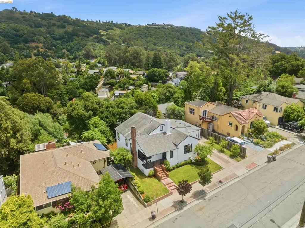 4638 Reinhardt Drive Oakland CA 94619