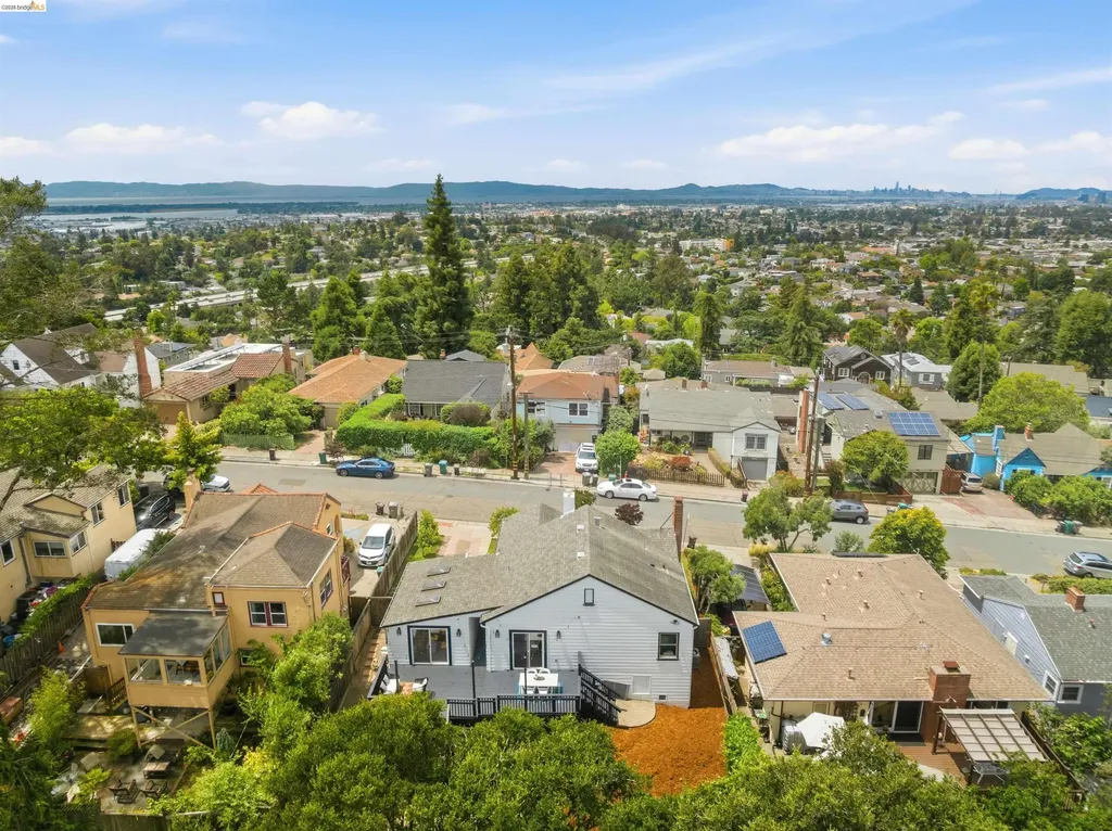 4638 Reinhardt Drive Oakland CA 94619