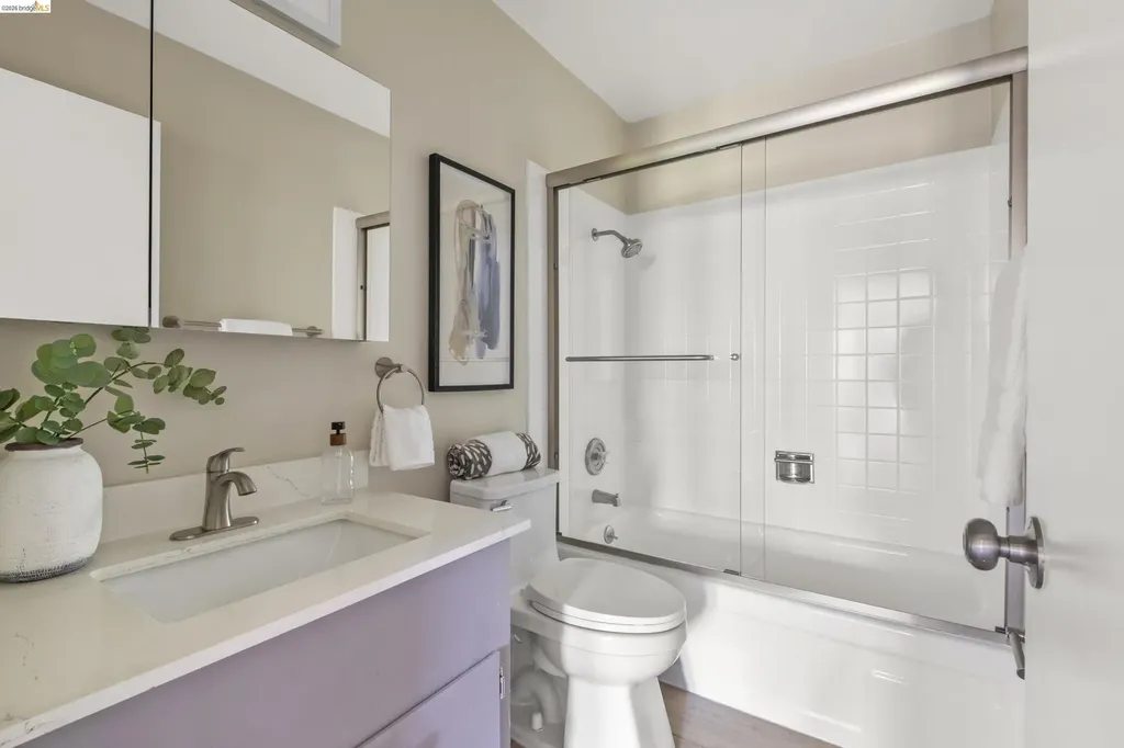 466 Crescent Street Oakland CA 94610