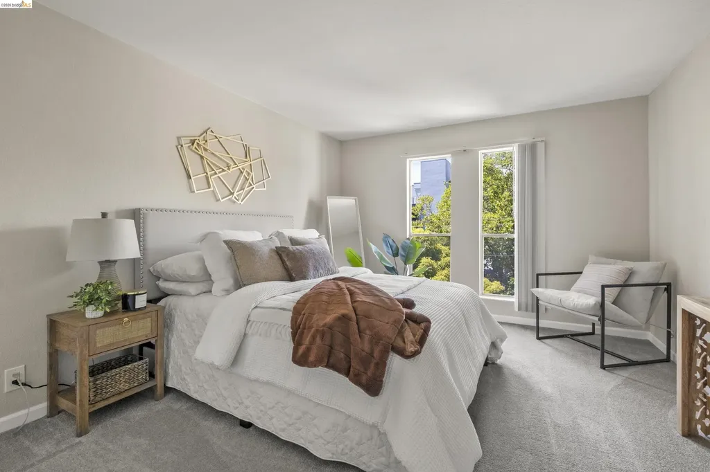 466 Crescent Street Oakland CA 94610