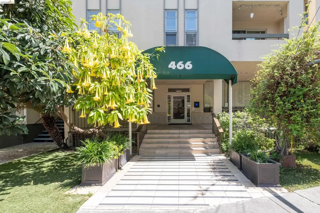 466 Crescent Street Oakland CA 94610