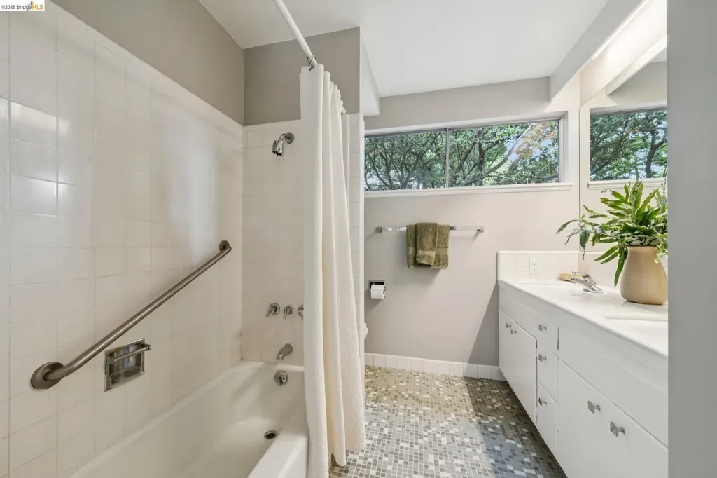 1427 Summit Road Berkeley CA 94708