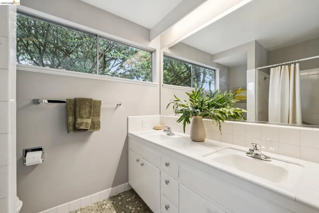 1427 Summit Road Berkeley CA 94708
