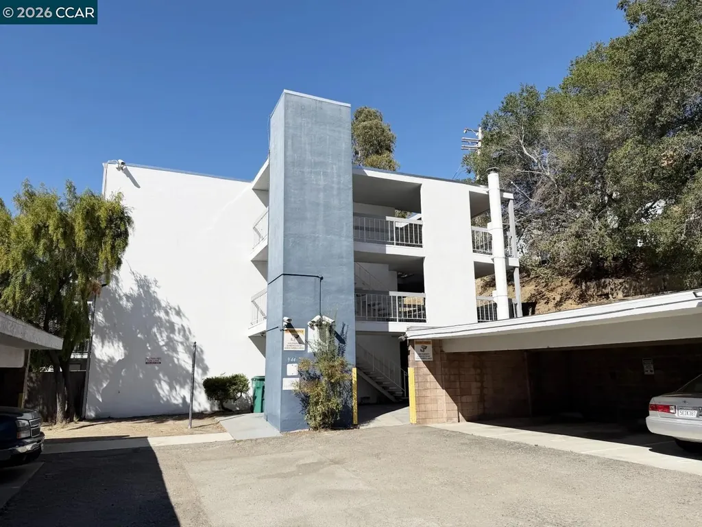 944 Walpert Street Hayward CA 94541