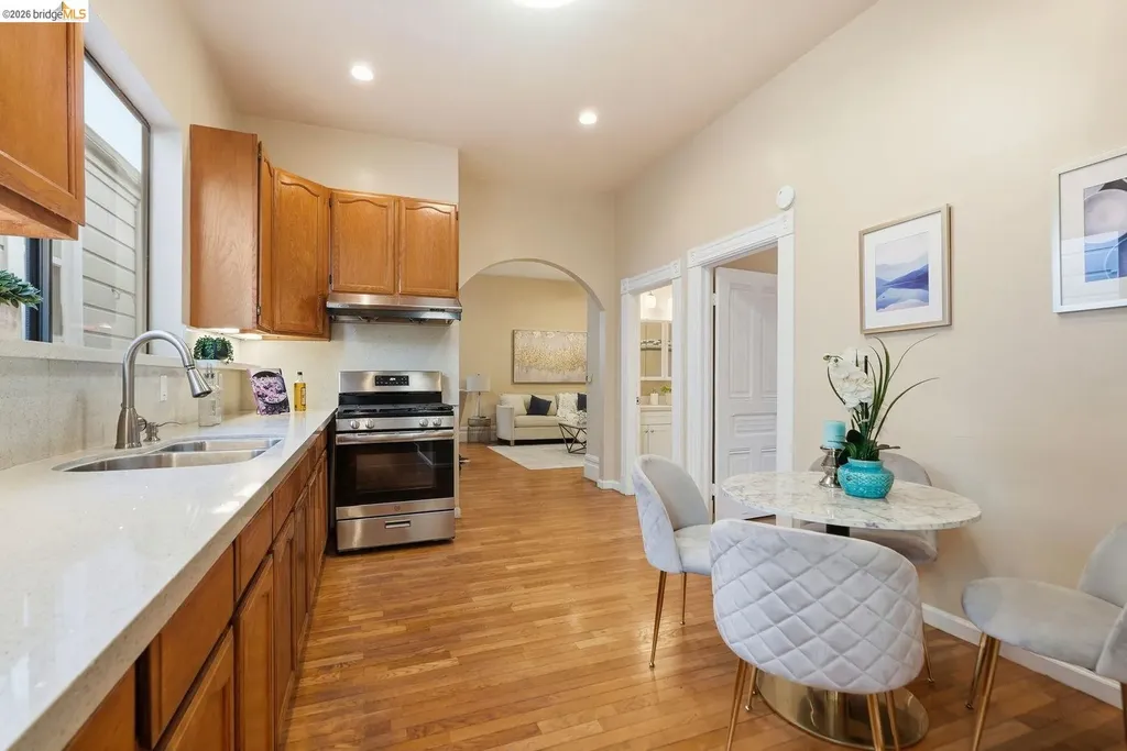 560 45th Street Oakland CA 94609