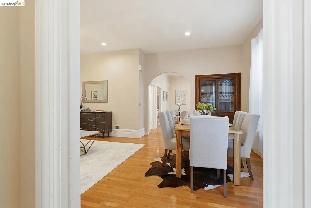 560 45th Street Oakland CA 94609