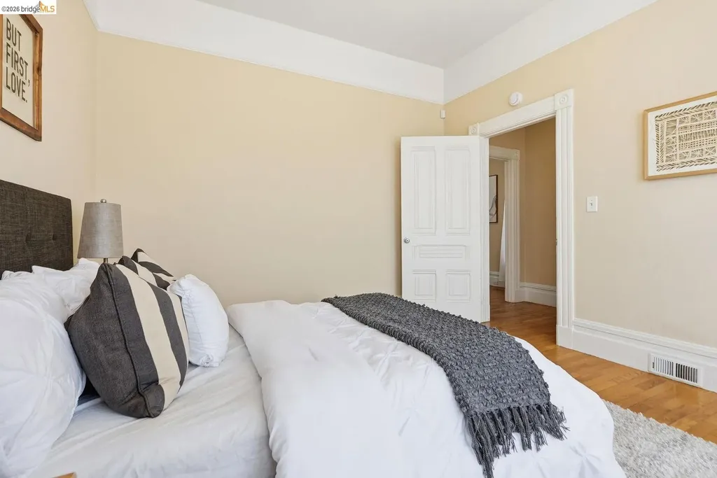 560 45th Street Oakland CA 94609