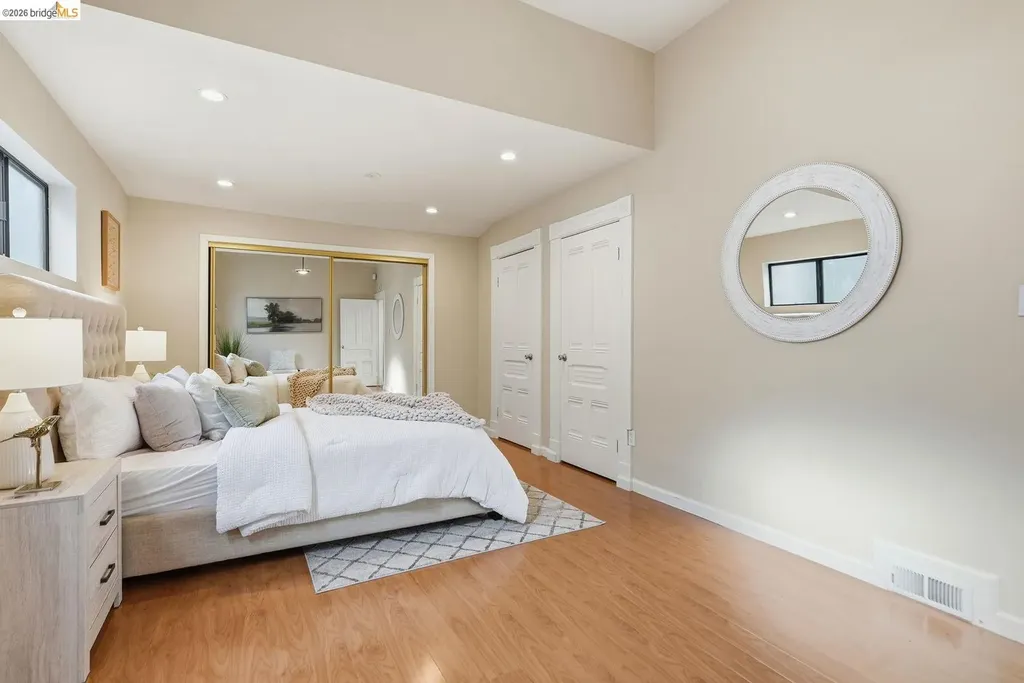 560 45th Street Oakland CA 94609