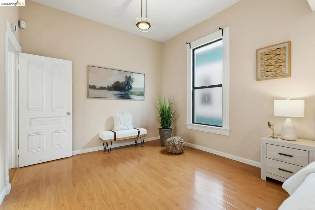 560 45th Street Oakland CA 94609