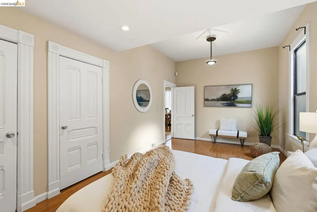 560 45th Street Oakland CA 94609
