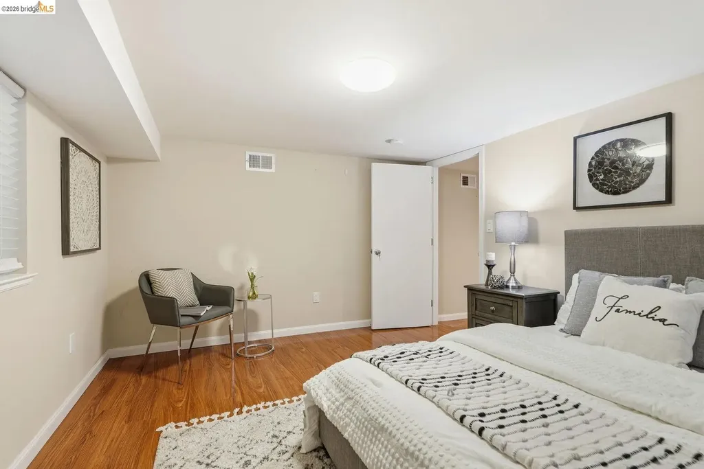 560 45th Street Oakland CA 94609