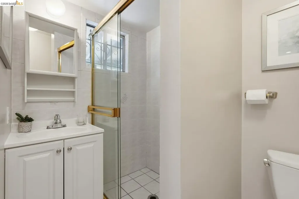 560 45th Street Oakland CA 94609