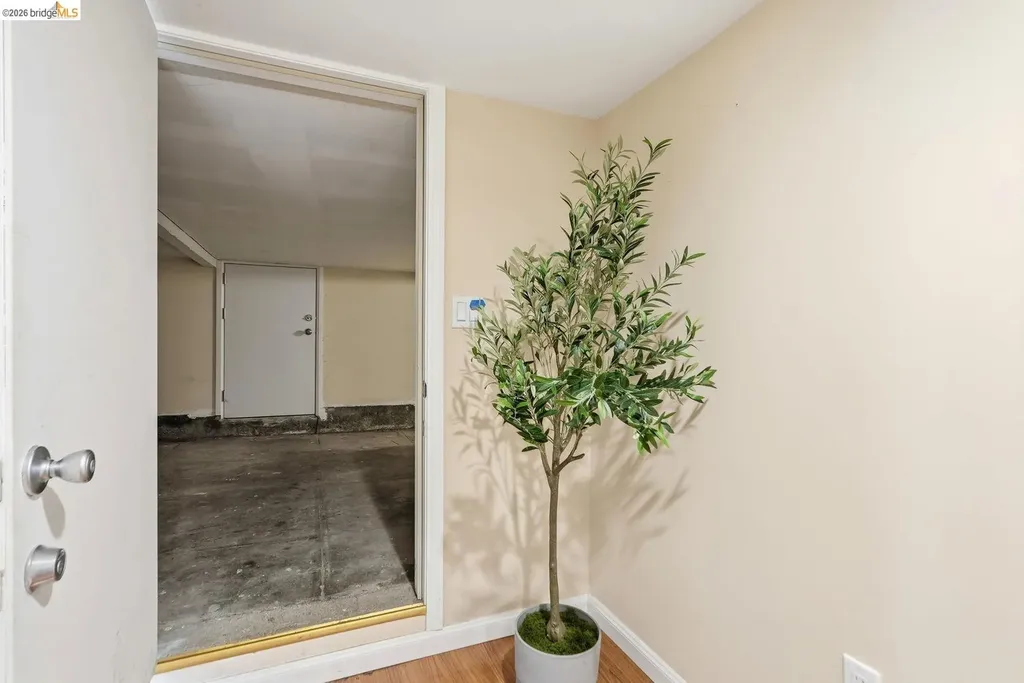 560 45th Street Oakland CA 94609