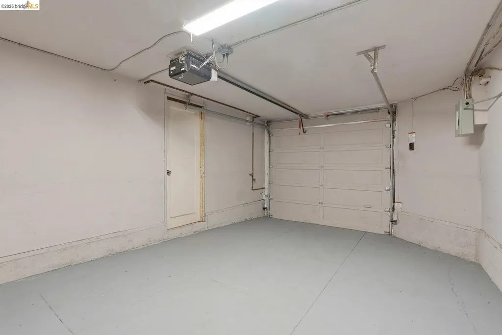 560 45th Street Oakland CA 94609