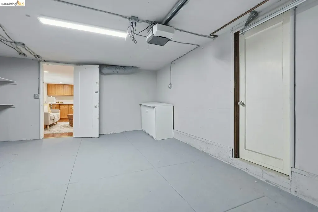 560 45th Street Oakland CA 94609