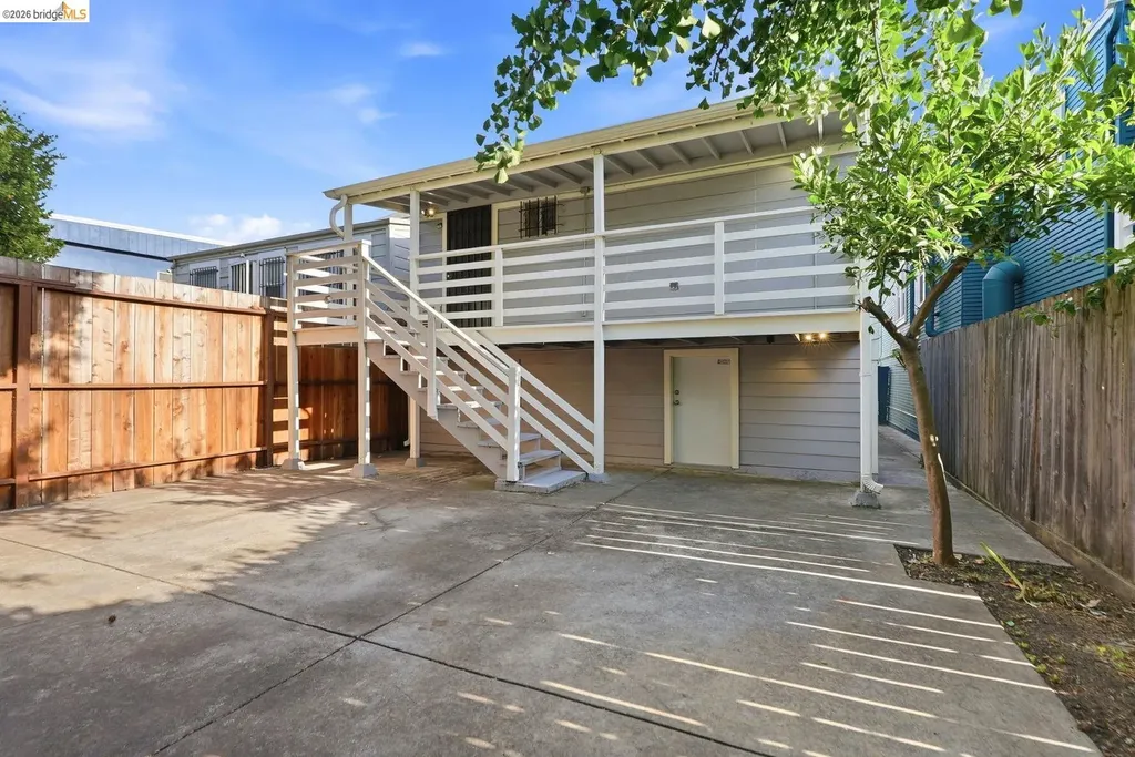 560 45th Street Oakland CA 94609