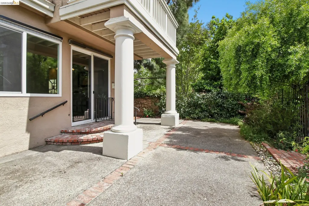 1251 Canyon Side Avenue San Ramon CA 94582
