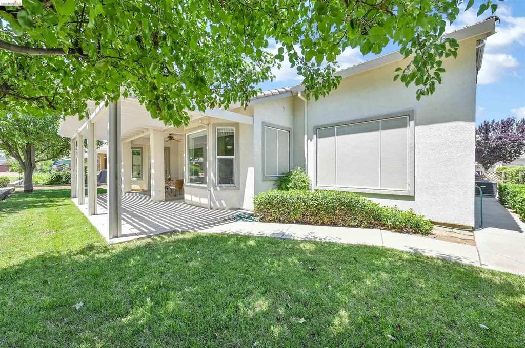 930 Suntan Brentwood CA 94513