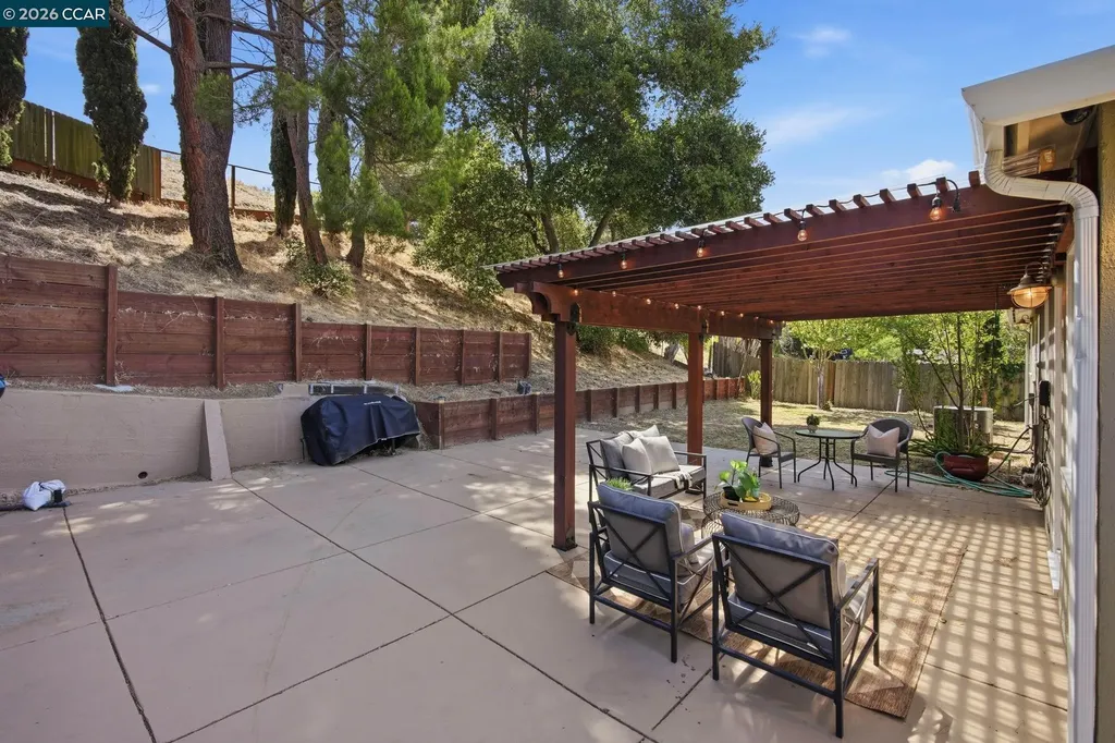 2979 Higuera Avenue Pinole CA 94564